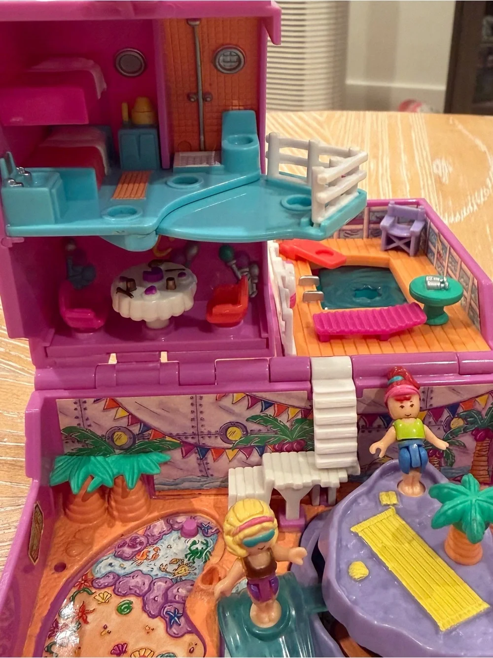 1996 Surf ‘n Swim Island Polly Pocket Bluebird with dolls